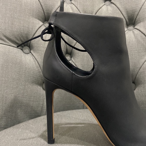 Vince Gabrielle booties - Picture 4 of 8